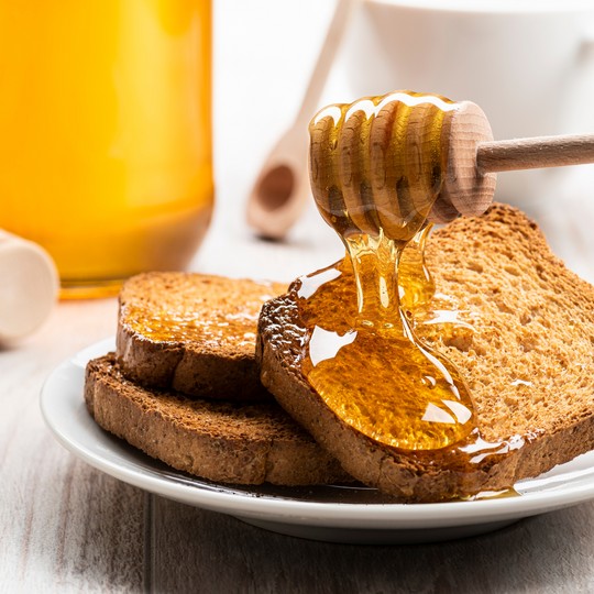 Les avantages de consommer du miel cru pour la santé.